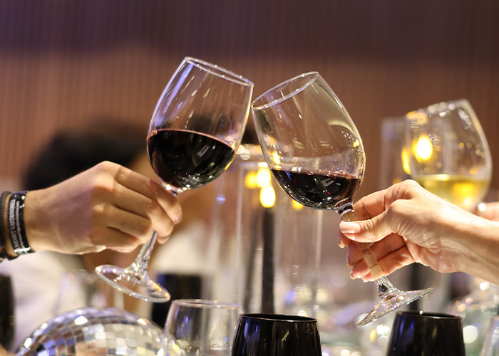 Foto oficial con chefs en escenario principal